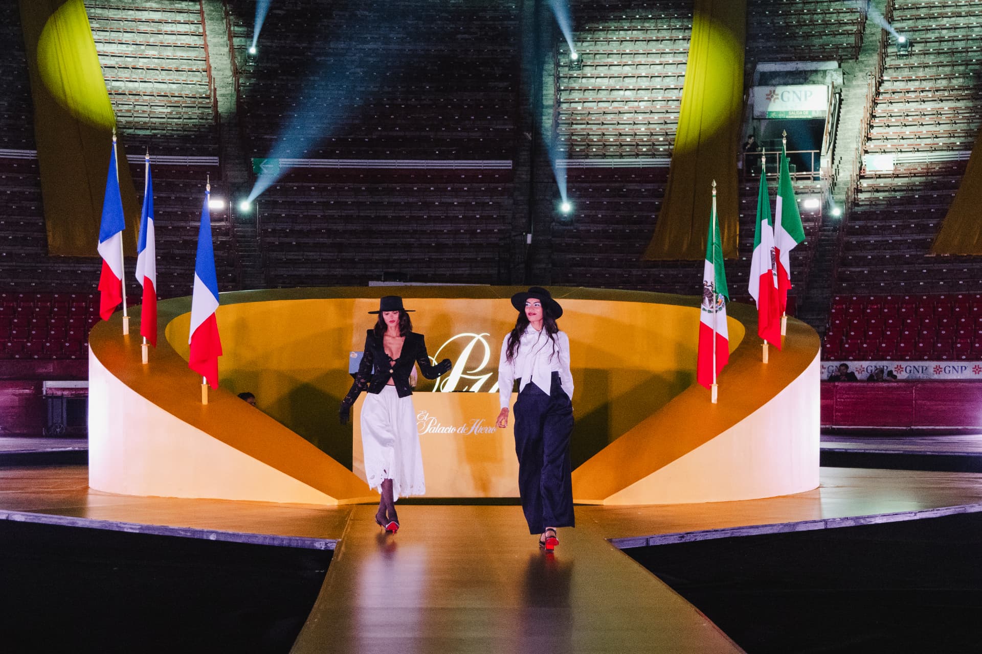 México y Francia: 200 años de historia unidos por la moda — 3